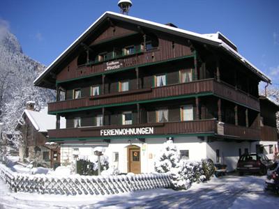 фото отеля Eberler Dani's Ziegenhof Apartments Mayrhofen