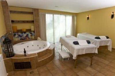 фото отеля C Hotel Hacienda Forestview