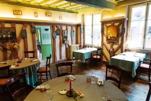 фото отеля Logis Auberge du Cheval Blanc