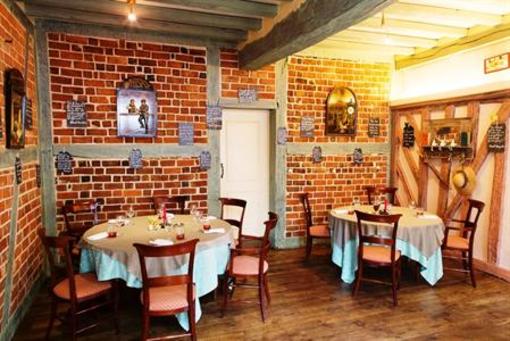 фото отеля Logis Auberge du Cheval Blanc