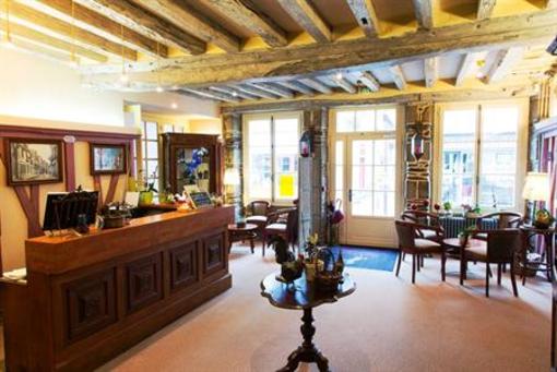 фото отеля Logis Auberge du Cheval Blanc