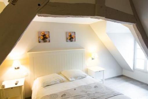 фото отеля Logis Auberge du Cheval Blanc
