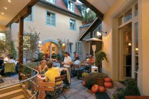фото отеля Hotel Zur Brucke Senheim
