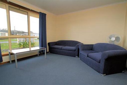 фото отеля All Inn Strahan Holiday Units