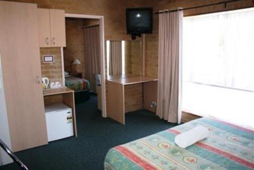 фото отеля Ski Inn Jindabyne