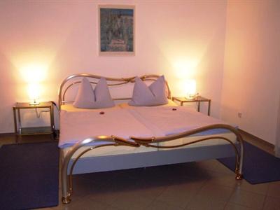 фото отеля Hotel Alt Buettgen Kaarst