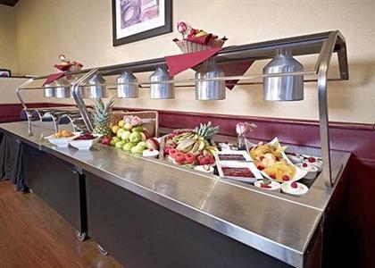 фото отеля Quality Hotel & Conference Centre Fort McMurray