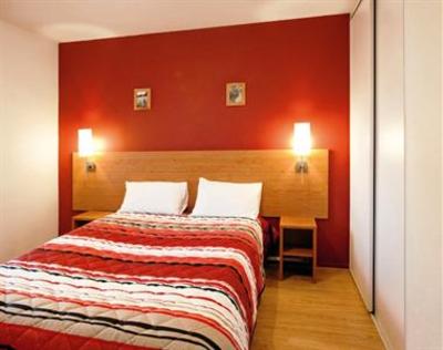 фото отеля Sejours & Affaires Annecy Le Pont Neuf Hotel Cran-Gevrier