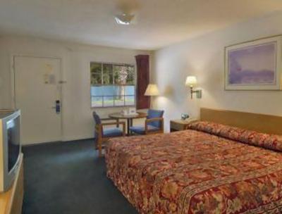 фото отеля Travelodge Lake City