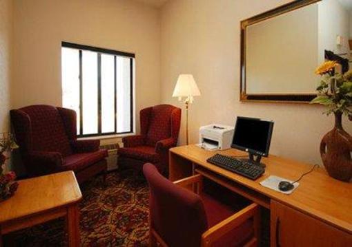 фото отеля Comfort Inn Limon