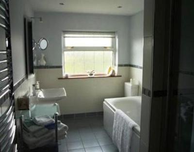 фото отеля Pinetrees Bed & Breakfast Ballymoney