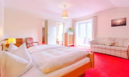 фото отеля Berlin Garni Hotel Rottach-Egern