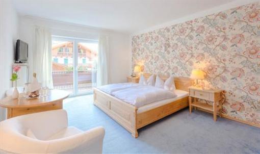 фото отеля Berlin Garni Hotel Rottach-Egern