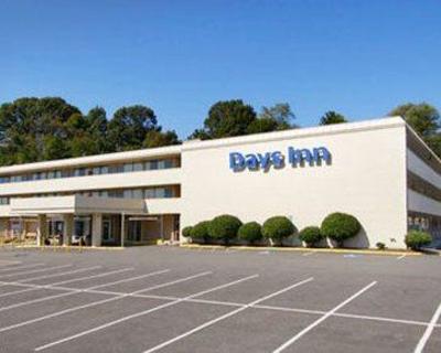 фото отеля Days Inn South Alexandria (Virginia)