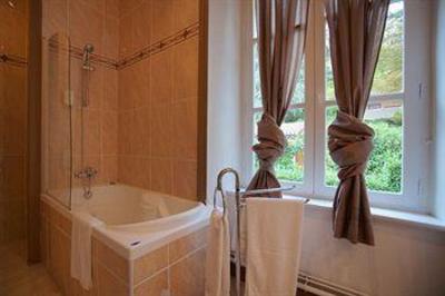 фото отеля Hotel Best Western La Gentilhommiere Satillieu