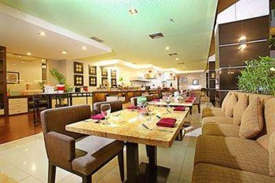 фото отеля Hotel Best Western La Gentilhommiere Satillieu