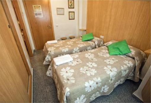 фото отеля Mitre Paterna Low Cost Rooms