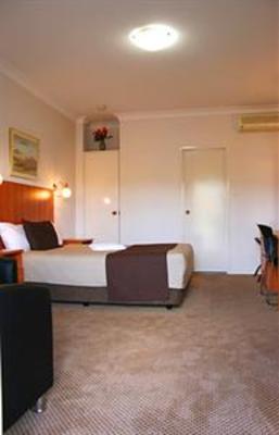 фото отеля Cadman Motor Inn