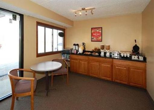 фото отеля Econo Lodge South Petoskey