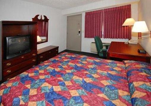 фото отеля Econo Lodge South Petoskey