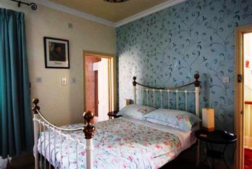 фото отеля Riverbank Guest House