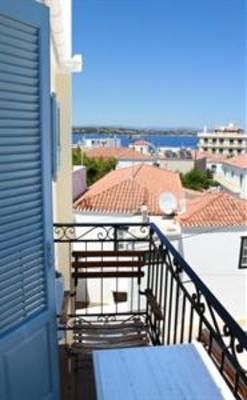 фото отеля Niriides Apartments Spetses