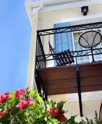 фото отеля Niriides Apartments Spetses