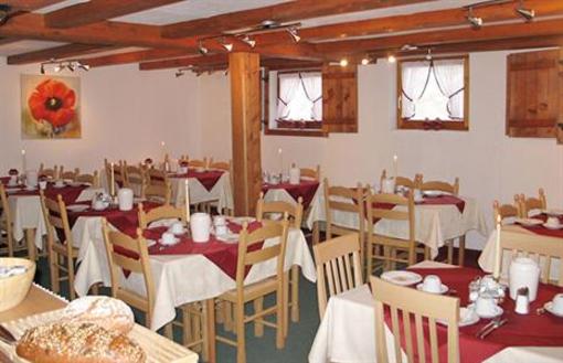 фото отеля Hotel Garni Rauch Sankt Anton am Arlberg