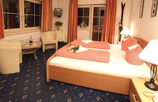 фото отеля Hotel Garni Rauch Sankt Anton am Arlberg