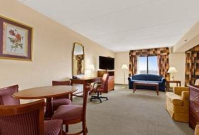 фото отеля Wingate by Wyndham Raleigh