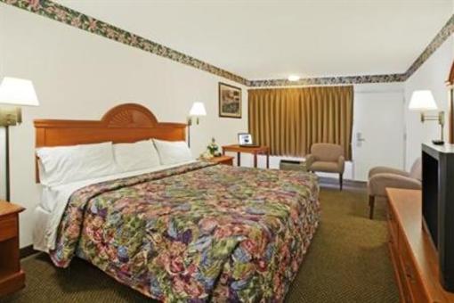 фото отеля Americas Best Value Inn-Indy East