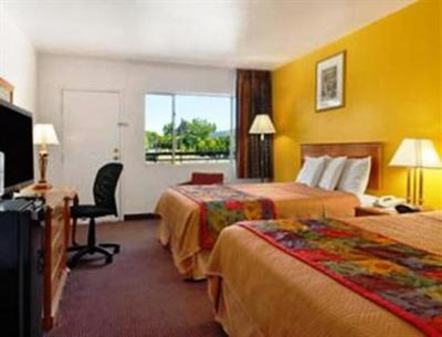 фото отеля Travelodge Walla Walla East Main St