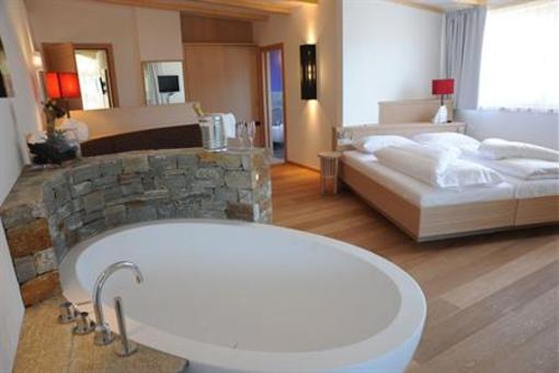 фото отеля Hotel Zum Mohren & Plavina