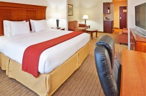 фото отеля Holiday Inn Express Hotel & Suites Dyersburg