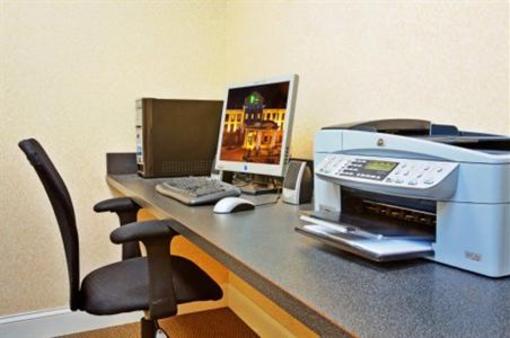 фото отеля Holiday Inn Express Hotel & Suites Dyersburg