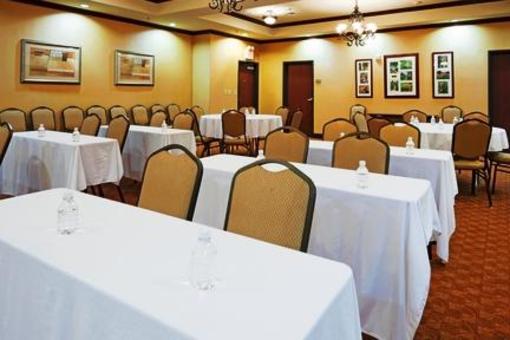 фото отеля Holiday Inn Express Hotel & Suites Athens (Texas)
