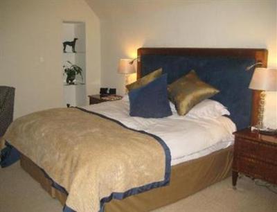 фото отеля Russells Restaurant with Rooms Broadway