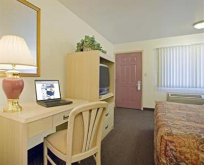 фото отеля Americas Best Value Airport Inn