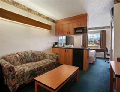 фото отеля Microtel Inn & Suites Colorado Springs