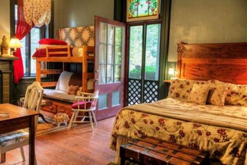фото отеля 1847 Blake House Inn Asheville Arden