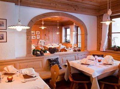 фото отеля Hotel Corona San Vigilio di Marebbe
