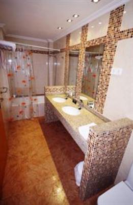 фото отеля Hotel-Restaurant Fonda el Camí Cambrils