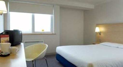 фото отеля Travelodge Hotel Luton