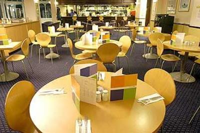 фото отеля Travelodge Hotel Luton