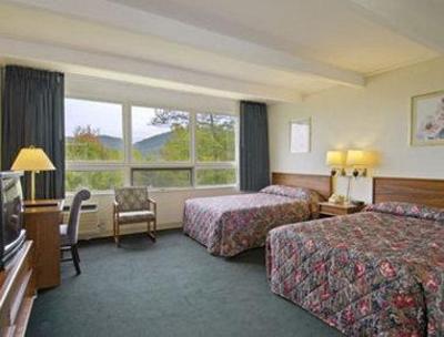 фото отеля Travelodge Lake George