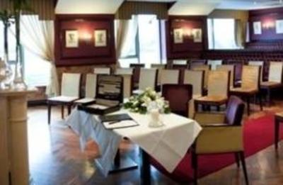 фото отеля Kettles Country House Hotel Swords