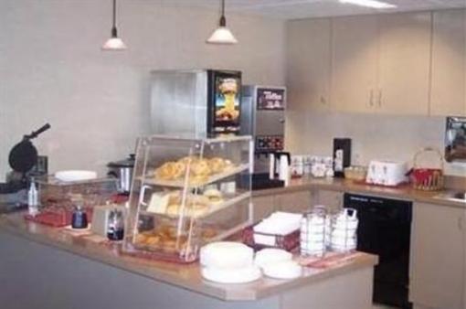фото отеля Airport Value Inn & Suites