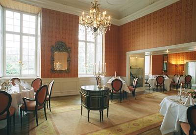 фото отеля Hotel Schloss Wilkinghege Münster