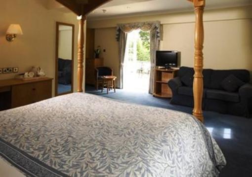 фото отеля Moorhill House Hotel Burley (England)