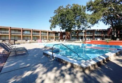 фото отеля Americas Best Value Inn & Suites Pensacola